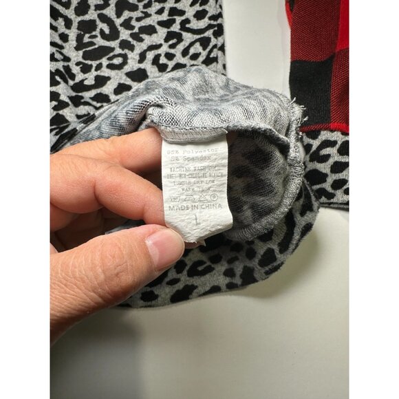 Sunshine & Rodeos Women’s Holiday Sweater Reindeer Patch Red Black Size L - Picture 5 of 5